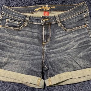 Arizona Jeans Co. Demin Shorts.